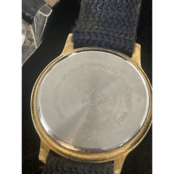 Lot of 7 Men’s Watches most  Need Batteries - Picture 11 of 16